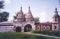 Владимирская область. Суздаль. Ризоположенский монастырь. Святые ворота. (104,7 K)